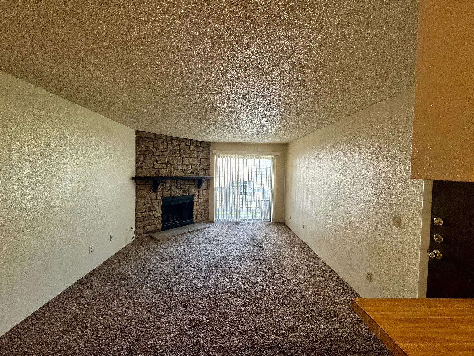 1 bed, 708 sqft, $1,375 — Photo 2