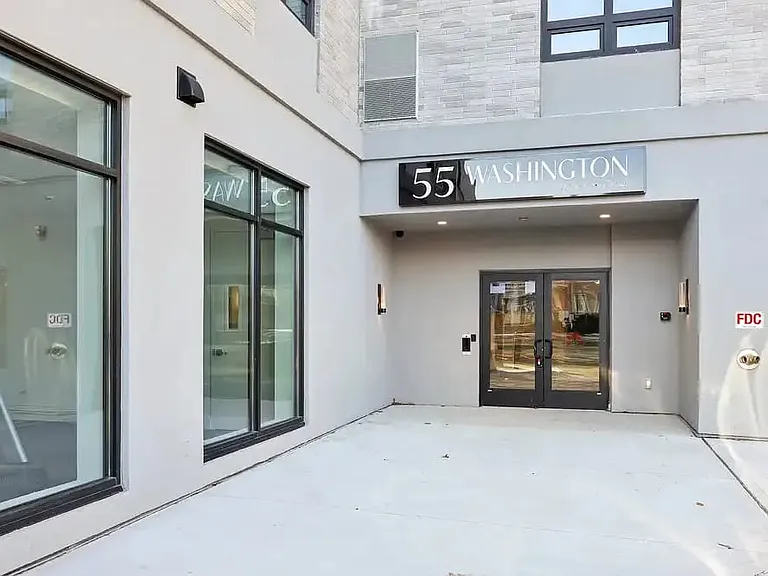 55-56 Washington St #7HH — Photo 10