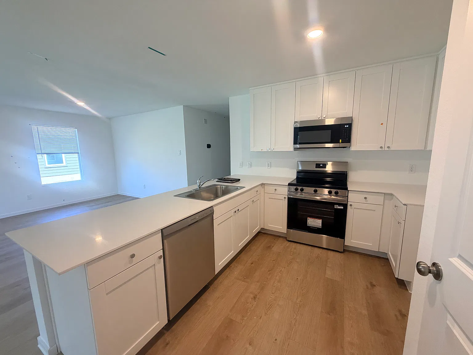 4 bed, 1676 sqft, $1,750 — Photo 2