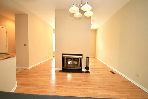 2219 N Clifton Ave #1W Photo 1