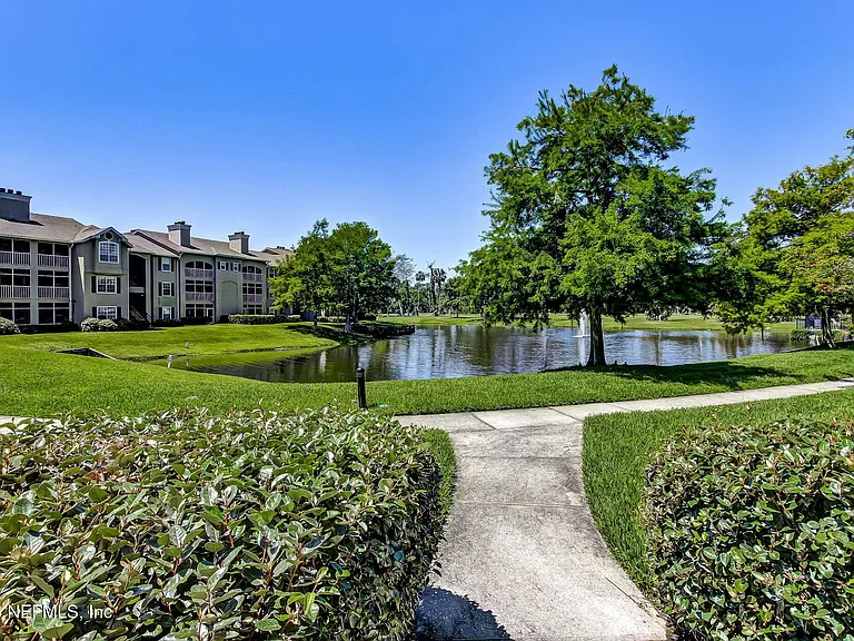 800 Ironwood Dr #834 — Photo 40