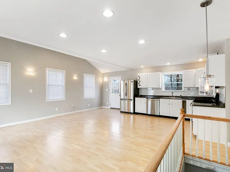 6341 Dogwood Pl — Photo 10