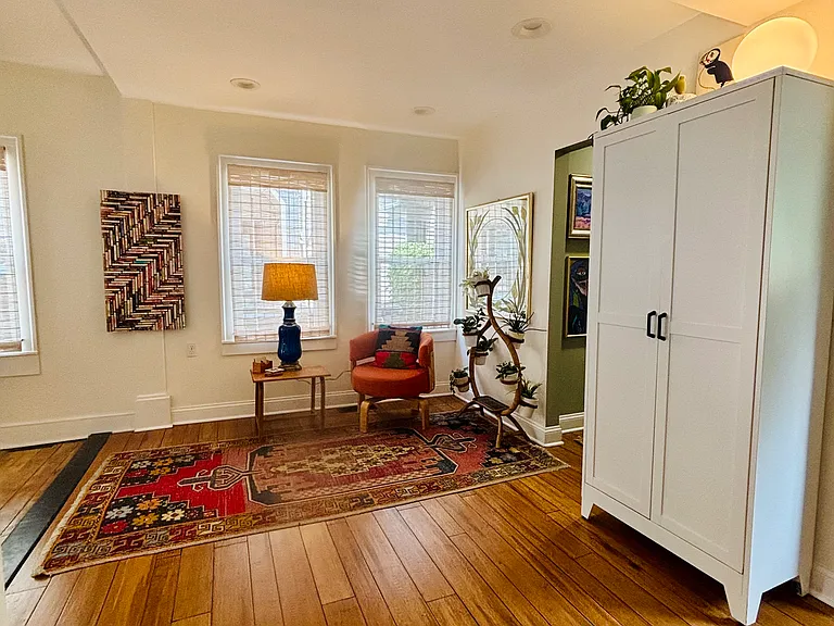 843 College Ave — Photo 4