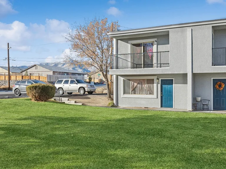 Vale Apartments & Townhomes — Photo 19