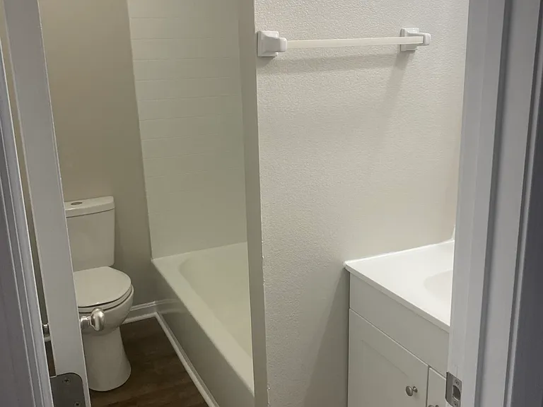 708 E Lincoln Trail Blvd #3 — Photo 6