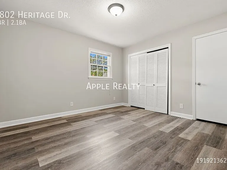 4802 Heritage Dr — Photo 7