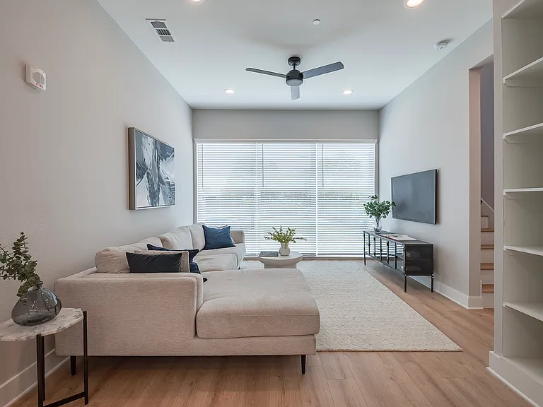 1423 N Carroll Townhomes — Photo 8