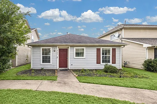 6106 Settlers Lake Cir E Photo 1