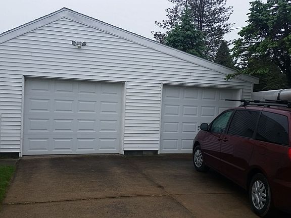 28' x 22' garage