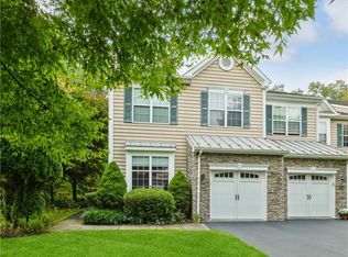 840 Huntington Dr, Fishkill, NY 12524