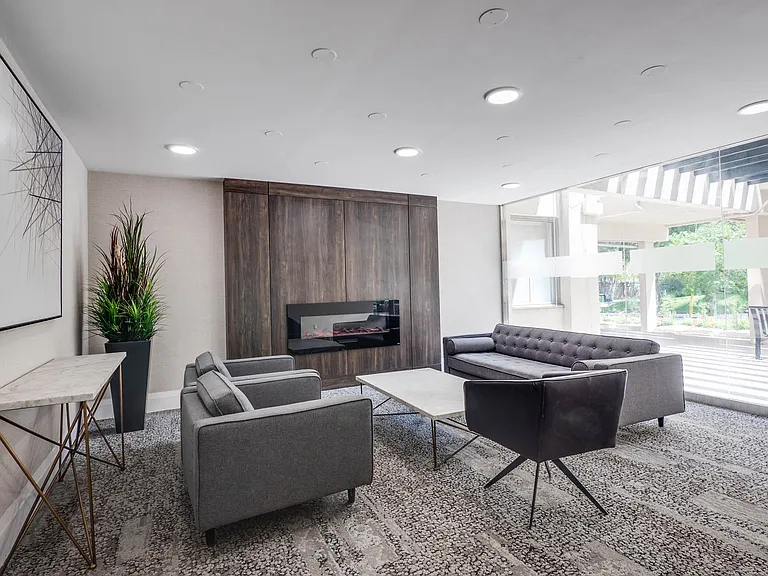 110 Erskine Ave — Photo 9