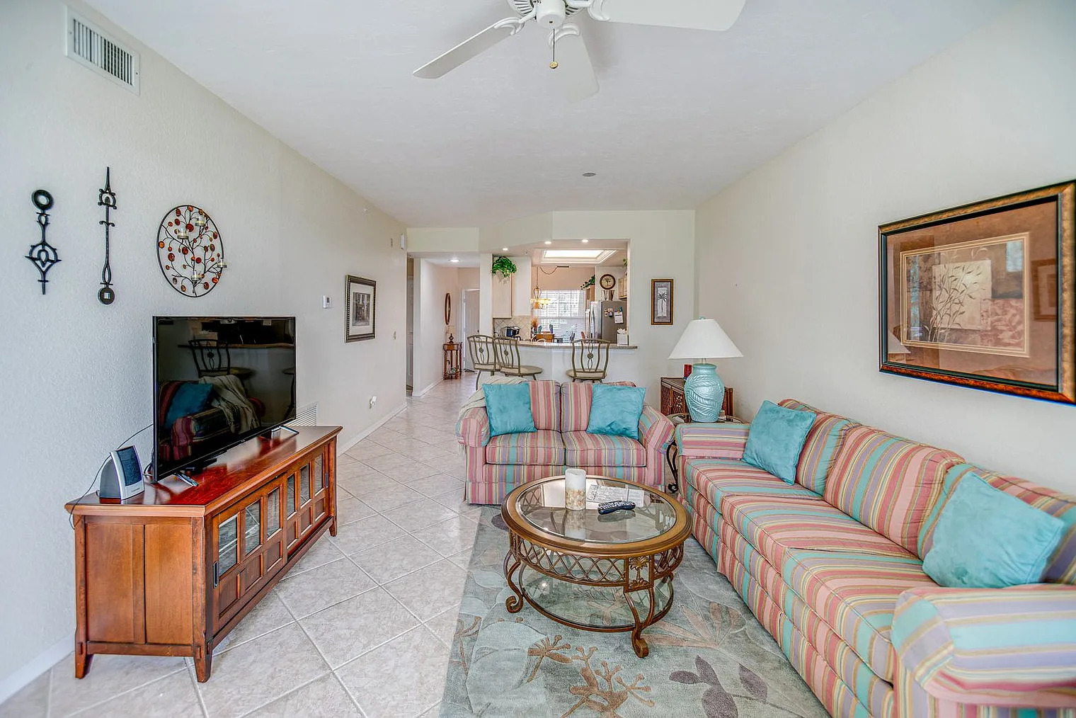 2 bed, 2.0 bath, 1194 sqft, $2,322 — Photo 3