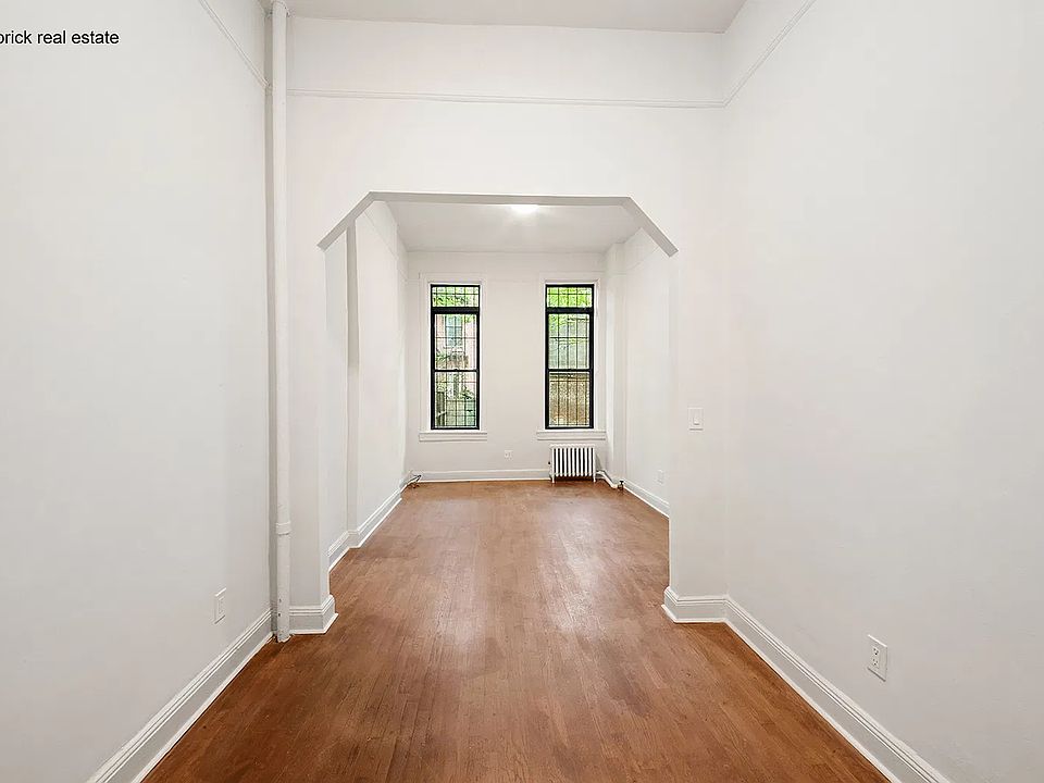 1st image of 36 Willow Pl #Gf