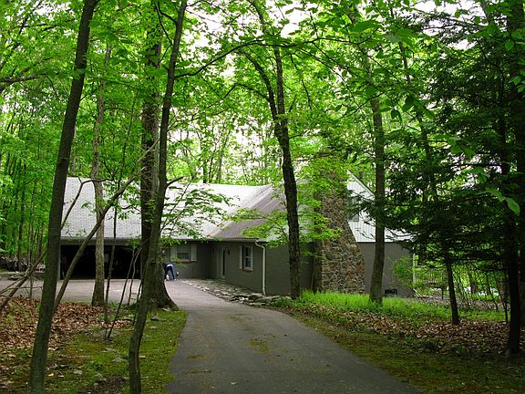 2nd image of 392 Hallowood Dr