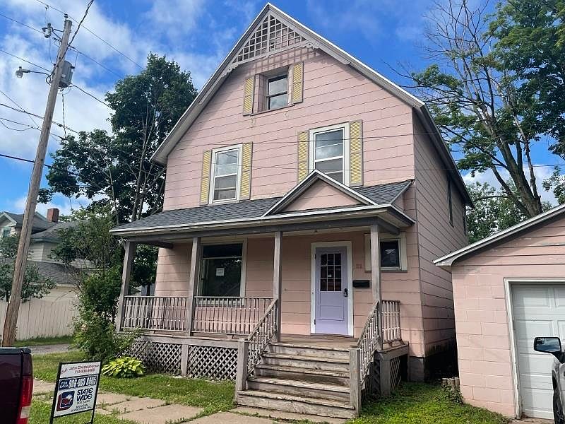1st image of 111 N McKenzie Ave