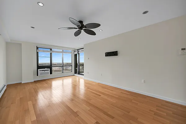 Sold by REMAX Elite | media 5