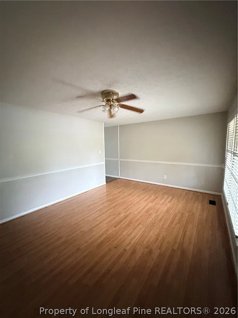 3 bed, 1.5 bath, 1078 sqft, $1,075 — Photo 4