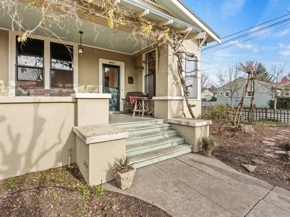 1027 Benton Street, Santa Rosa, CA 95404