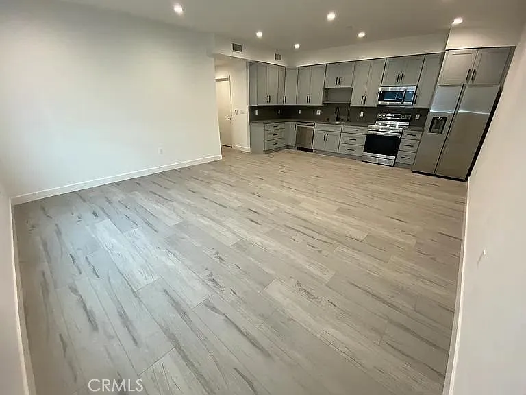 3 bed, 2.5 bath, 1176 sqft, $3,700 — Photo 4