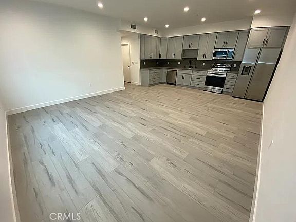 4th image of 10455 Etiwanda Ave