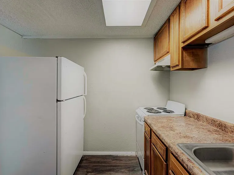 Pelican Pointe — Photo 1