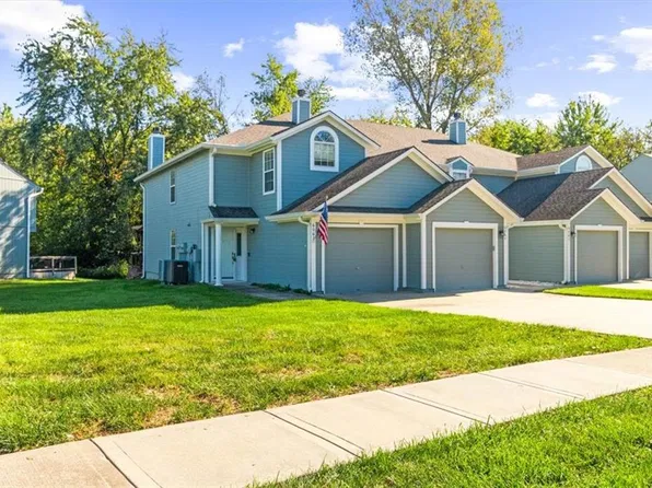 6067 NE Moonstone Dr, Lees Summit, MO 64064