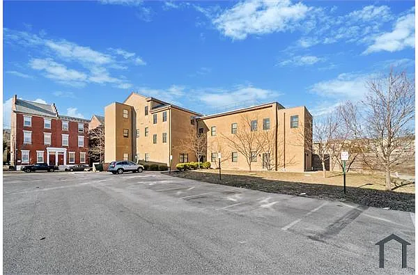 Building Photo - 709 N Franklin St