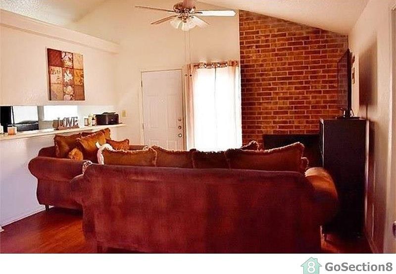 2nd image of 1428 Brook Meadow Cir