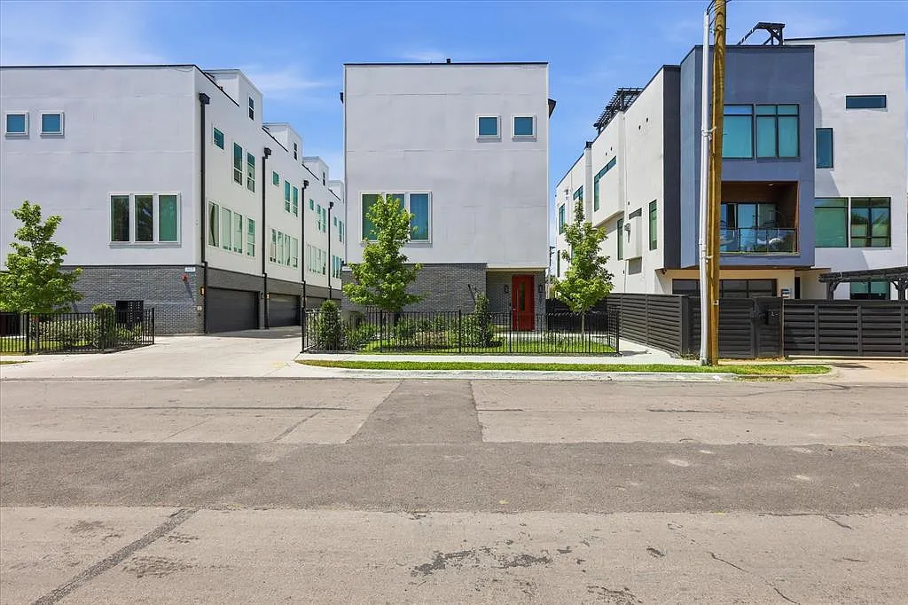 2 bed, 2.5 bath, 1674 sqft, $3,100 — Photo 3