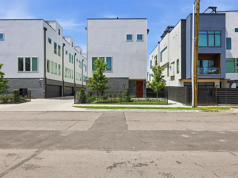 2015 California Dr #103 — Photo 24