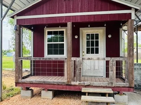 604 Blueberry Rd, Cove, TX 77523