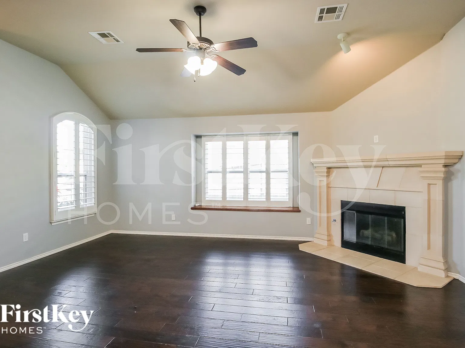 3 bed, 2.0 bath, 1322 sqft, $1,925 — Photo 4