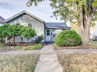 2002 Garfield St, Clinton, IA 52732