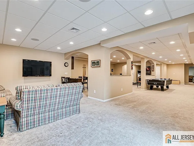 5 Erin Ct S — Photo 20
