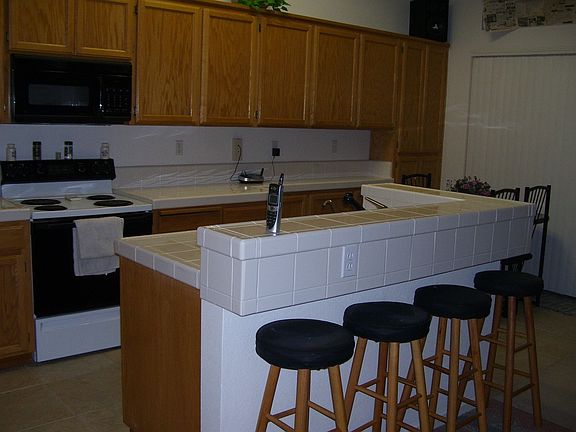 kitchen with breakfast nook