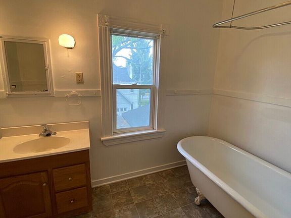 5th image of 256 Fuller Ave SE #2