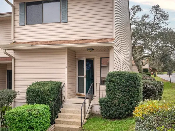 911 Brookside Ct, Pensacola, FL 32503