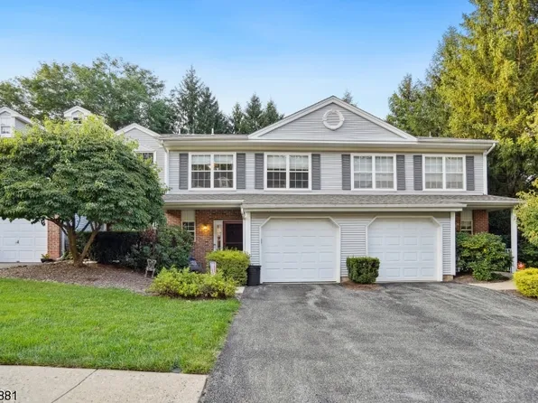 26 Primrose Ln, Mount Arlington Boro, NJ 07856