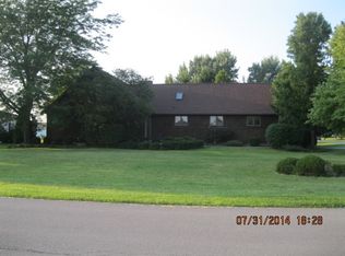 6619 Heather Dr, Lockport, NY 14094