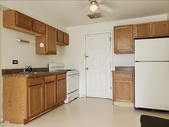 4th image of 4258 W Montrose Ave