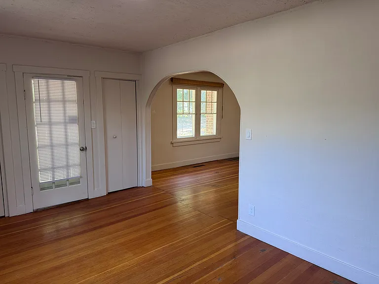 280 3rd St — Photo 2