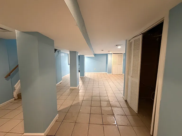192-194 Littleton Ave #1A — Photo 8
