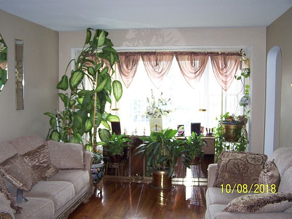 5th image of 14508 Emerald Ave