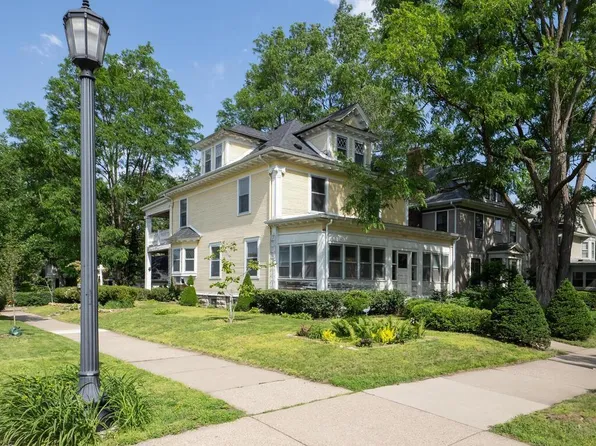 2320 Humboldt Ave S, Minneapolis, MN 55405