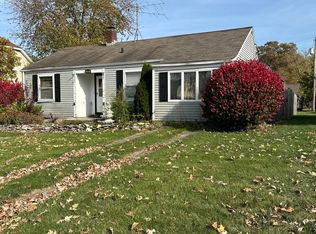 410 Hoffman St, Crown Point, IN 46307
