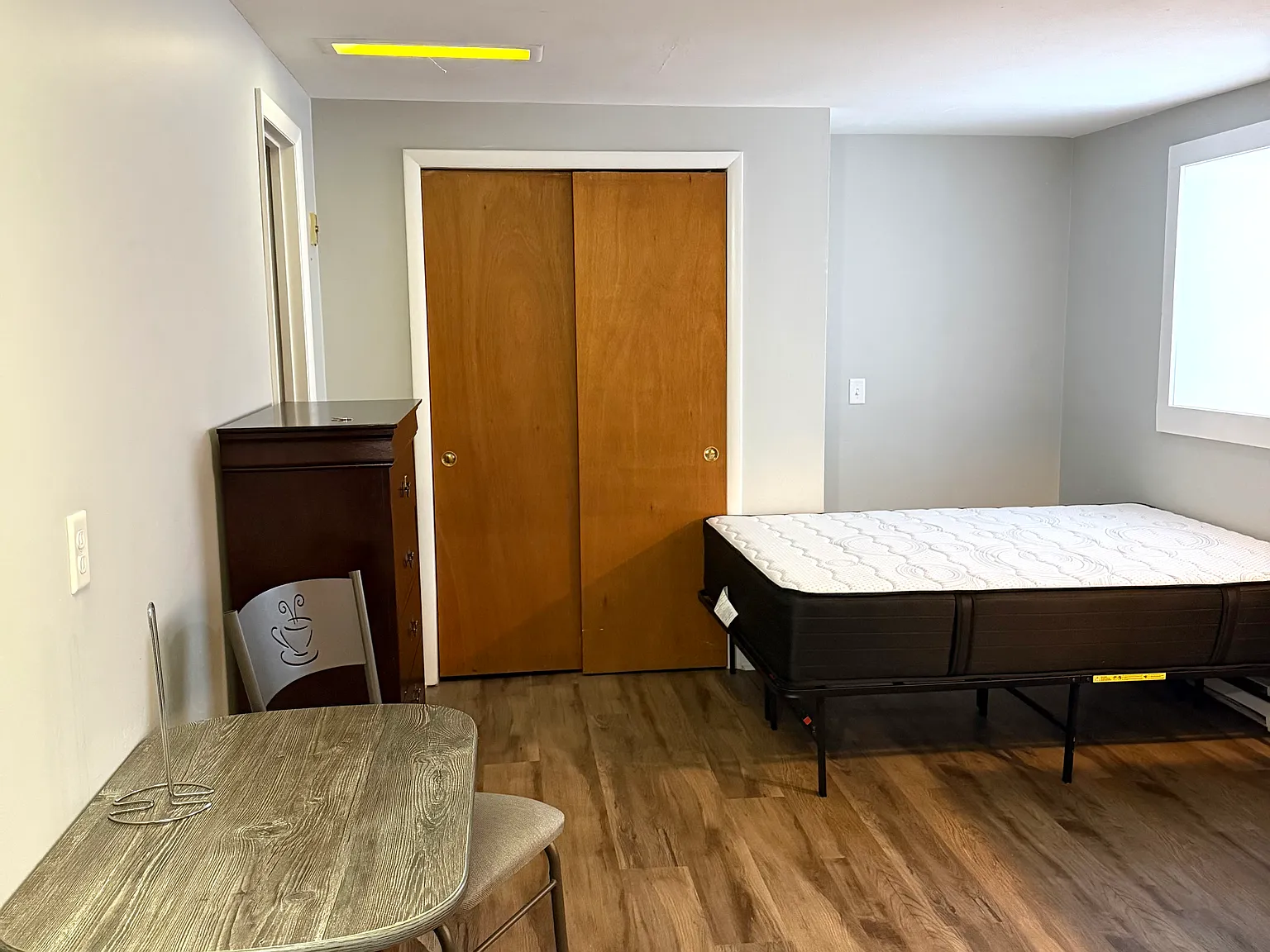 Studio, $850 — Photo 3
