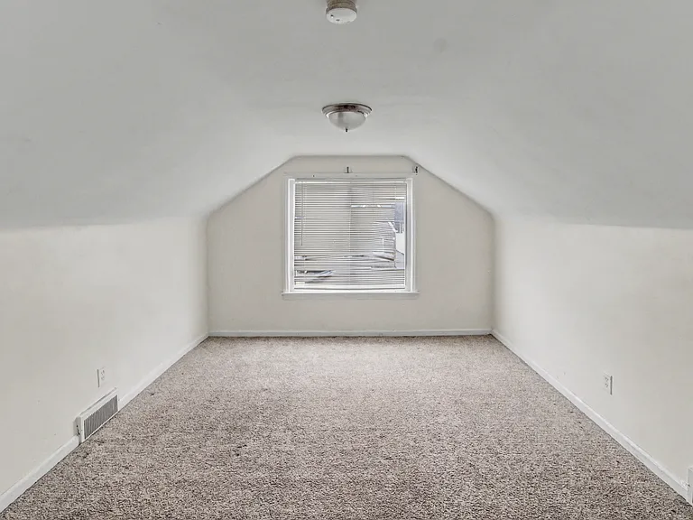 16873 Ferguson St — Photo 5