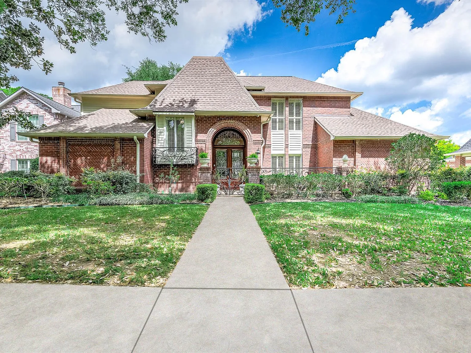 4 bed, 3.5 bath, 3658 sqft, $3,998 — Photo 2
