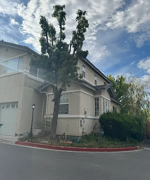 535 Warren Ct #1 — Photo 2