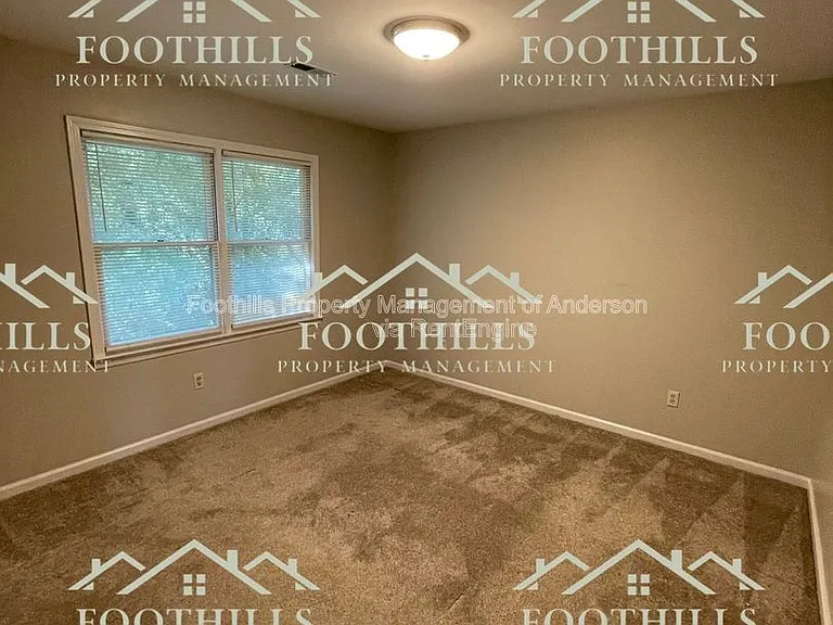 214 Keithwood Dr — Photo 11